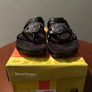 NWT-Leather BareTraps Black Sandals with Decorative Button Size 7.5